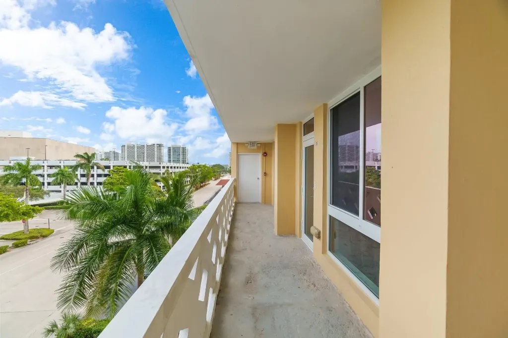 2400 NE 9th Street Fort Lauderdale FL 33304