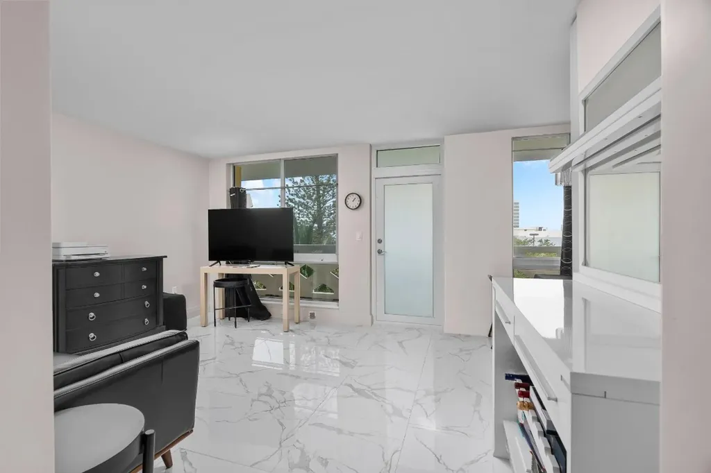2400 NE 9th Street Fort Lauderdale FL 33304