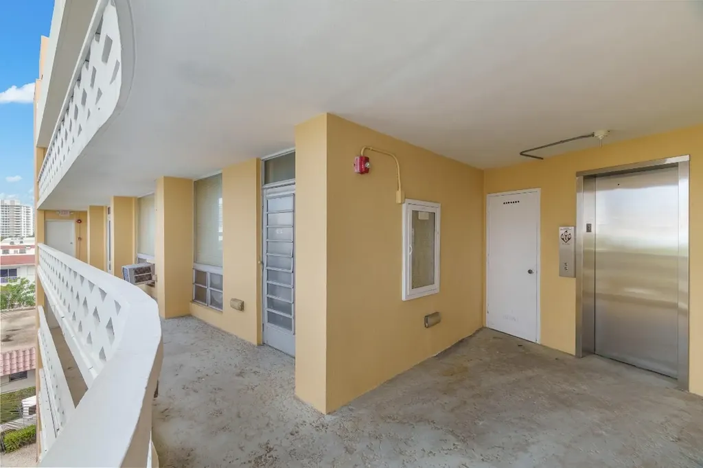 2400 NE 9th Street Fort Lauderdale FL 33304