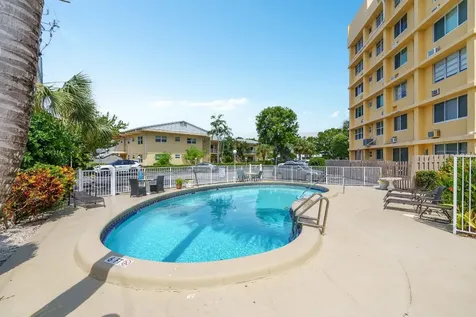 2400 NE 9th Street Fort Lauderdale FL 33304