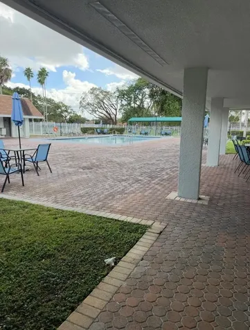 5515 Lakewood Circle Pompano Beach FL 33063