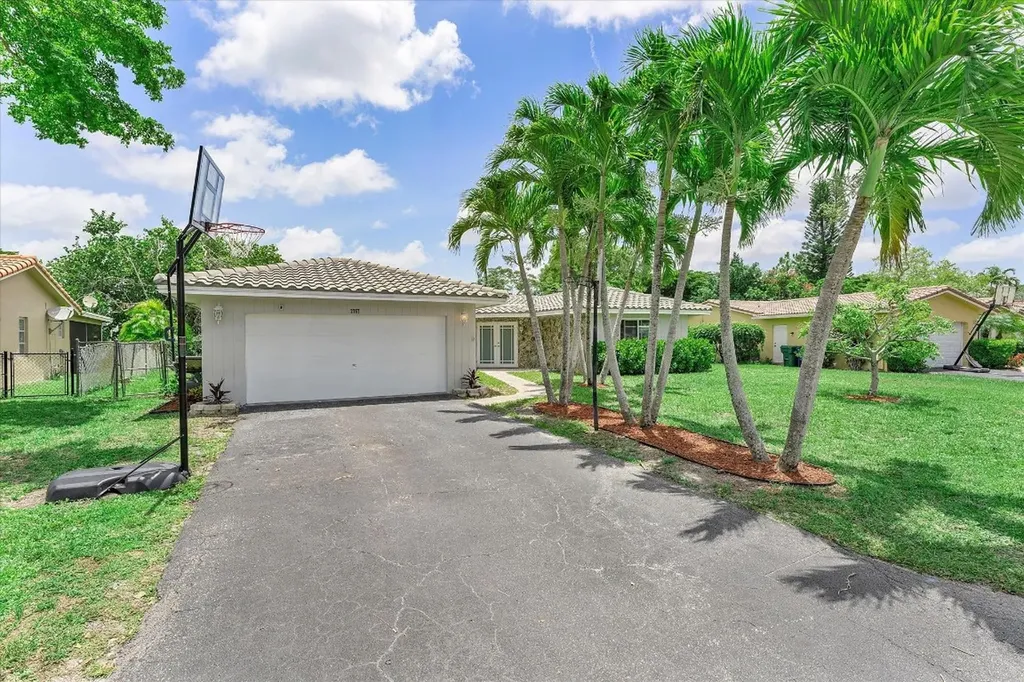 2757 NW 83rd Terrace Coral Springs FL 33065
