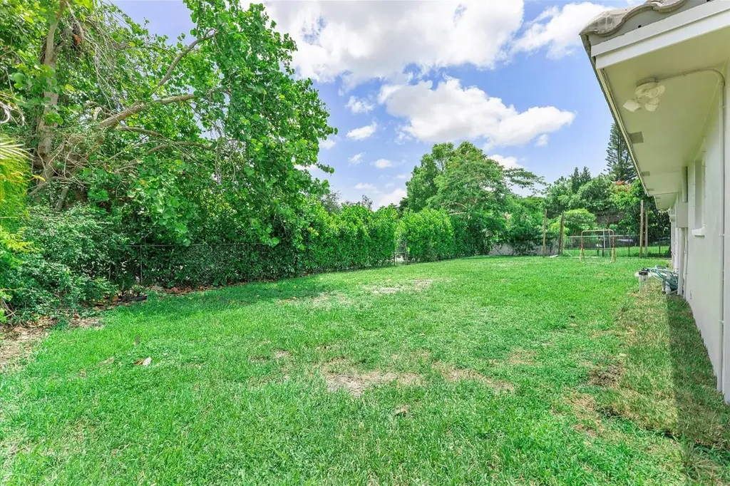 2757 NW 83rd Terrace Coral Springs FL 33065