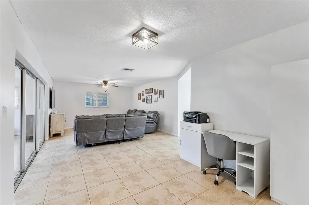 2757 NW 83rd Terrace Coral Springs FL 33065