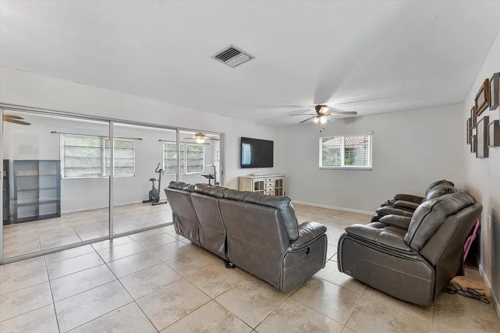 2757 NW 83rd Terrace Coral Springs FL 33065
