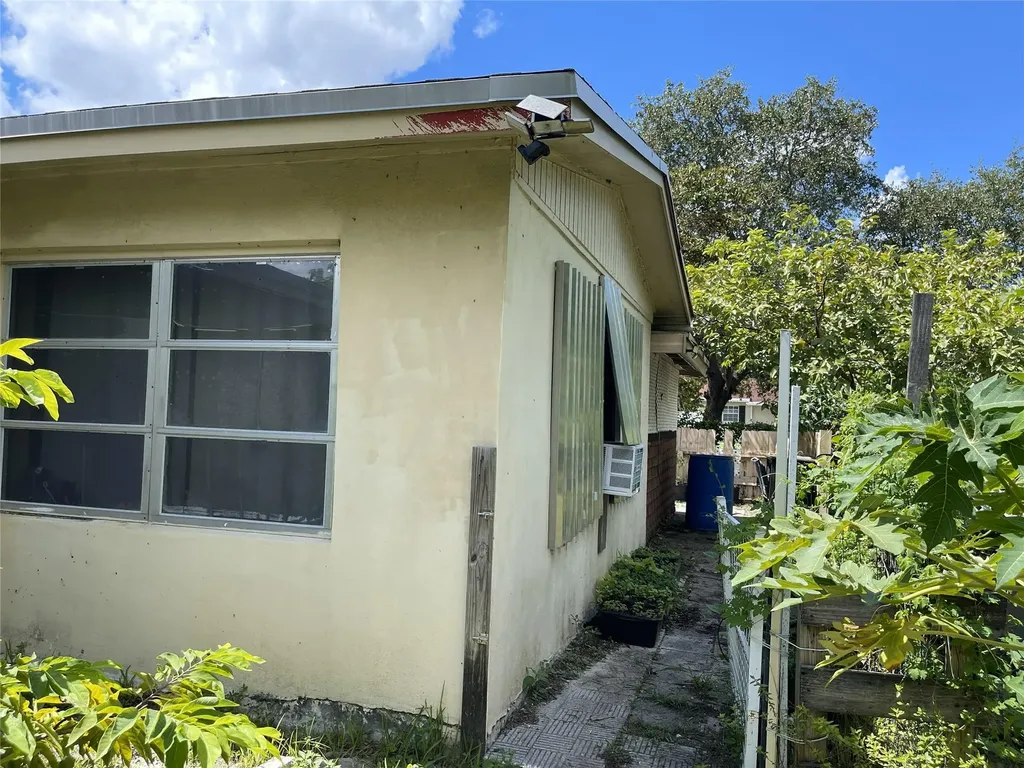 671 NW 38th Street Deerfield Beach FL 33064