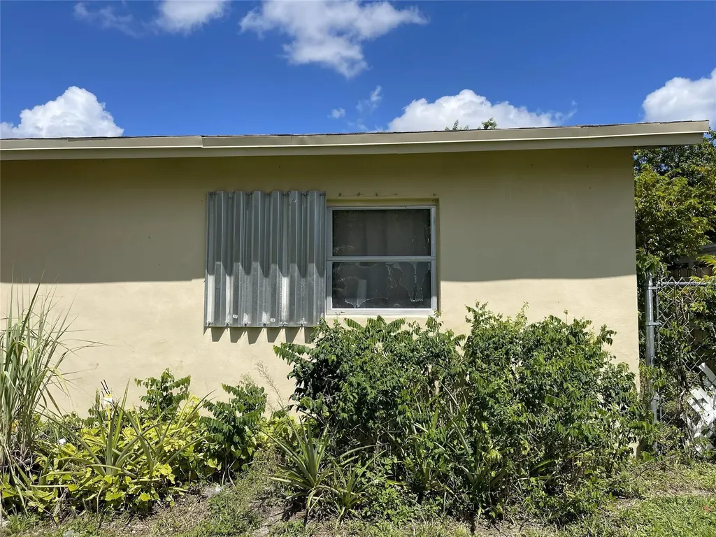 671 NW 38th Street Deerfield Beach FL 33064