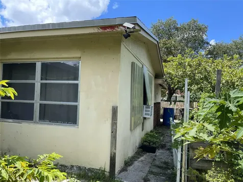 671 NW 38th Street Deerfield Beach FL 33064