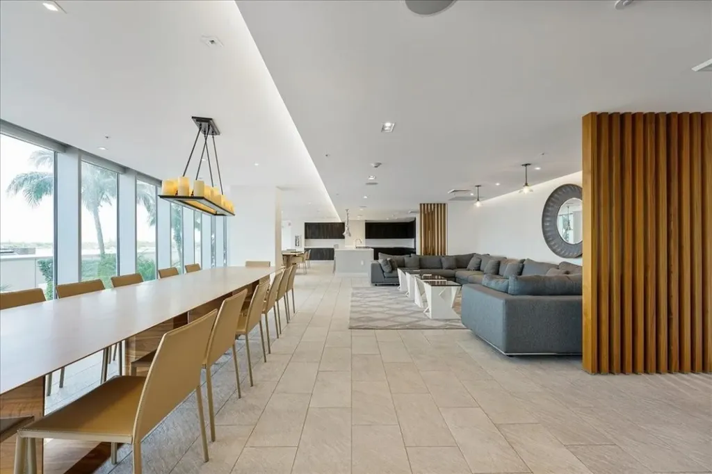 1180 N Federal Highway Fort Lauderdale FL 33304