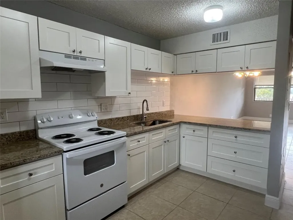 179 SE 3rd Street Deerfield Beach FL 33441