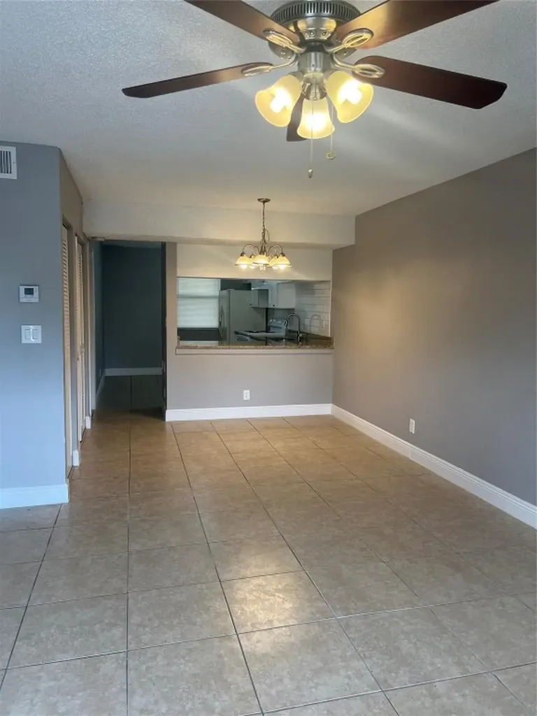 179 SE 3rd Street Deerfield Beach FL 33441