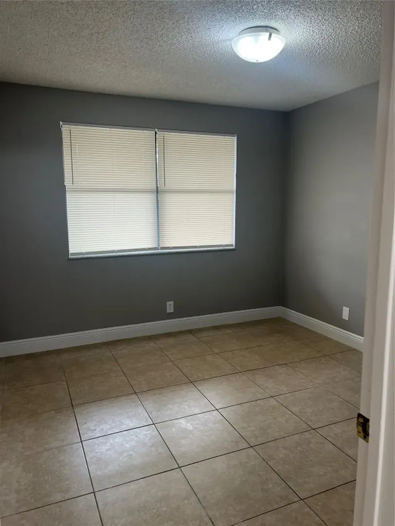 179 SE 3rd Street Deerfield Beach FL 33441