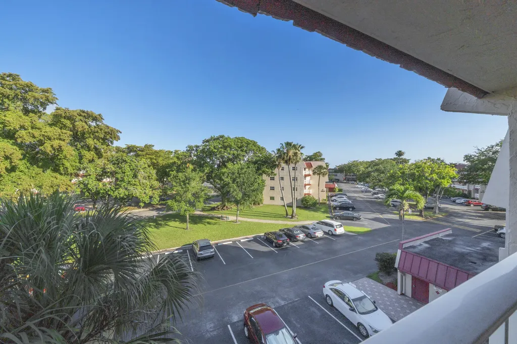 1035 Country Club Drive Margate FL 33063