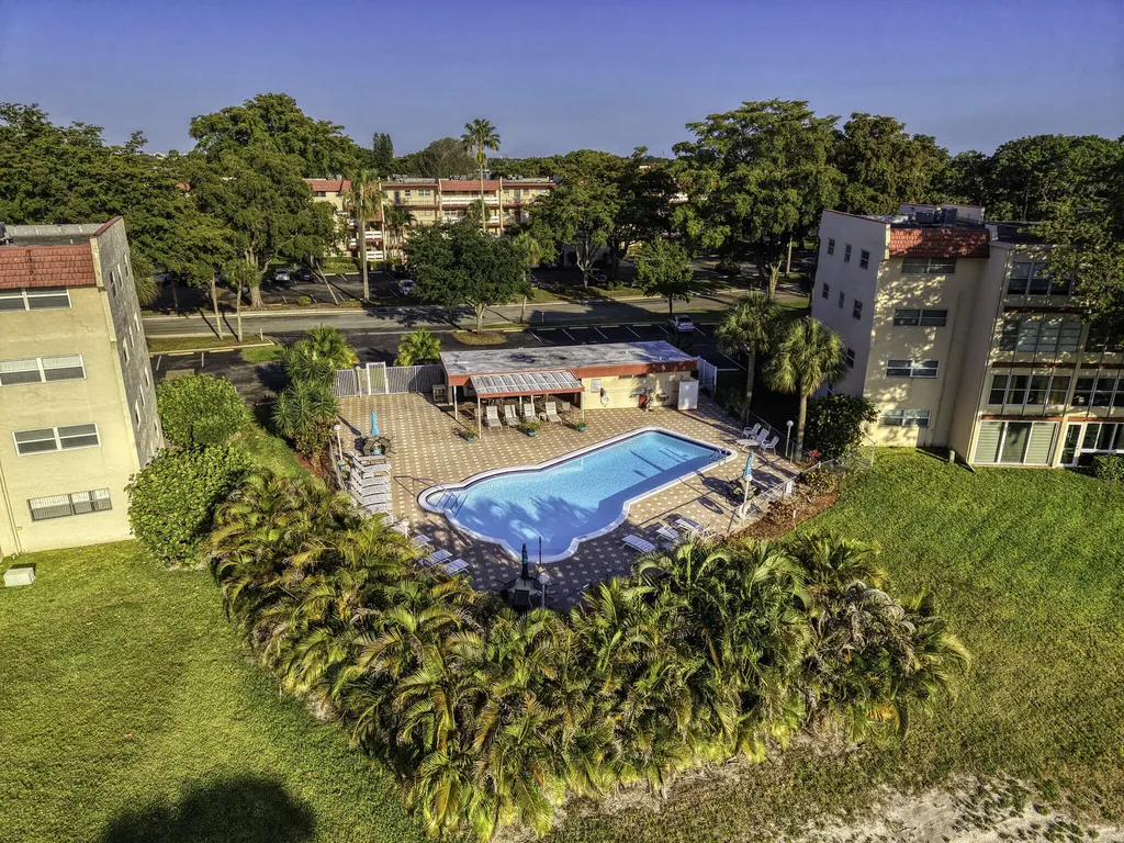 1035 Country Club Drive Margate FL 33063