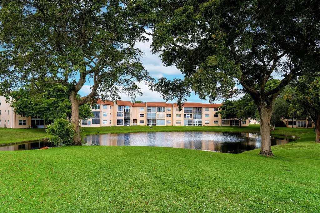 9061 Sunrise Lakes Boulevard Sunrise FL 33322