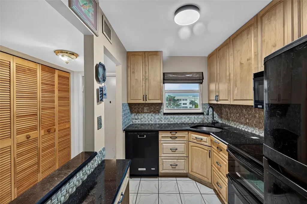 2900 N Pine Island Road Sunrise FL 33322