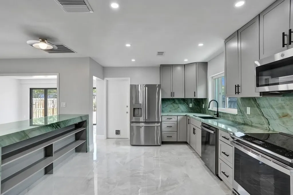 1424 Adams Street Hollywood FL 33020