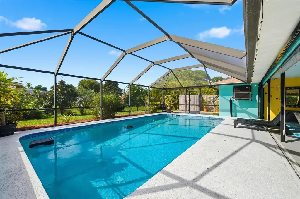 2360 SE Bordeaux Court Port St Lucie FL 34952