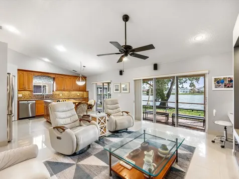 1011 NW 193rd Avenue Pembroke Pines FL 33029
