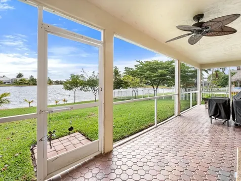 1011 NW 193rd Avenue Pembroke Pines FL 33029