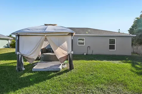 593 NW Avon Avenue Port St Lucie FL 34983