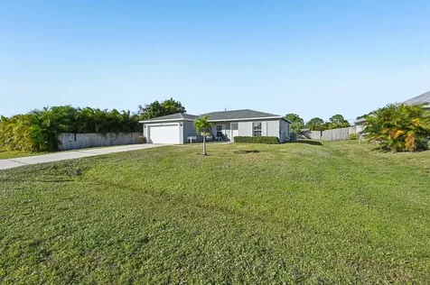 593 NW Avon Avenue Port St Lucie FL 34983