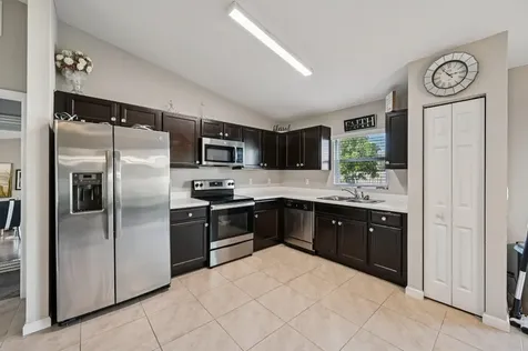 593 NW Avon Avenue Port St Lucie FL 34983