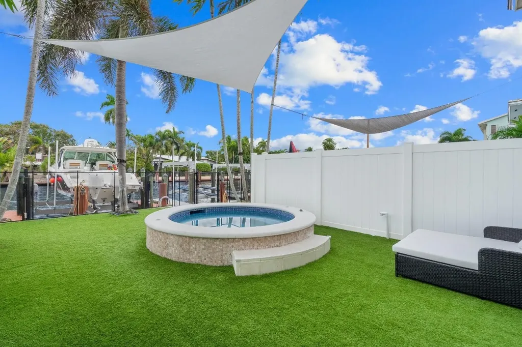 2739 NE 15th Street Fort Lauderdale FL 33304