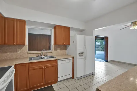 731 SW 71st Terrace Pembroke Pines FL 33023
