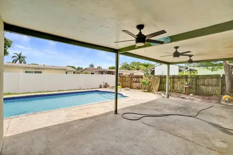 731 SW 71st Terrace Pembroke Pines FL 33023