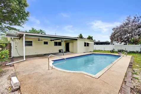 731 SW 71st Terrace Pembroke Pines FL 33023