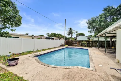 731 SW 71st Terrace Pembroke Pines FL 33023