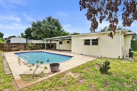 731 SW 71st Terrace Pembroke Pines FL 33023