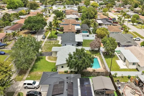 731 SW 71st Terrace Pembroke Pines FL 33023