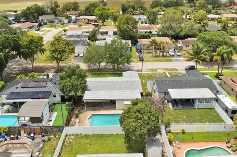 731 SW 71st Terrace Pembroke Pines FL 33023