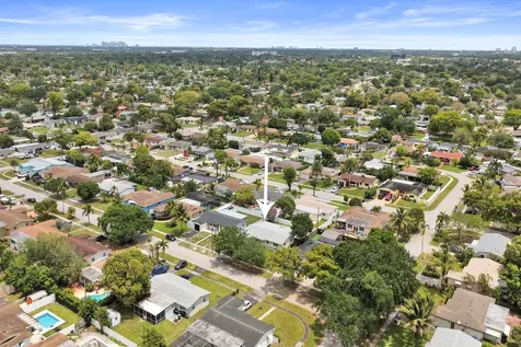 731 SW 71st Terrace Pembroke Pines FL 33023