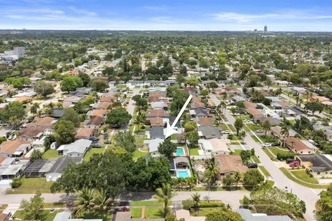 731 SW 71st Terrace Pembroke Pines FL 33023