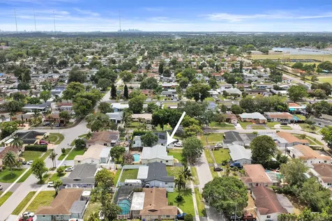 731 SW 71st Terrace Pembroke Pines FL 33023