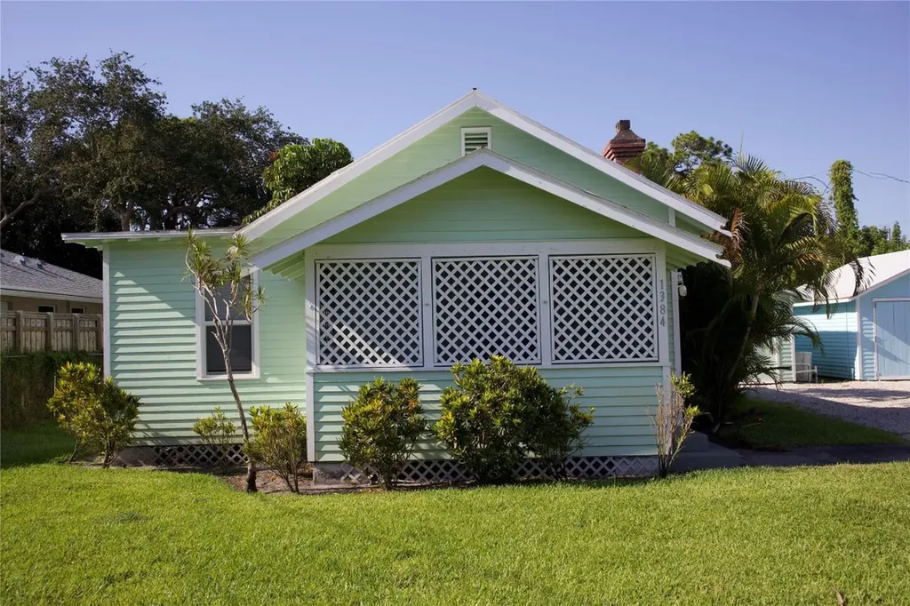 1338 -1384 NE -1384 35th Street Oakland Park FL 33334