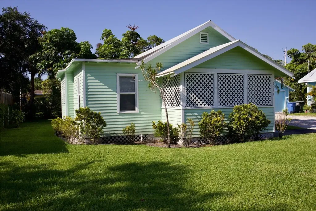 1338 -1384 NE -1384 35th Street Oakland Park FL 33334