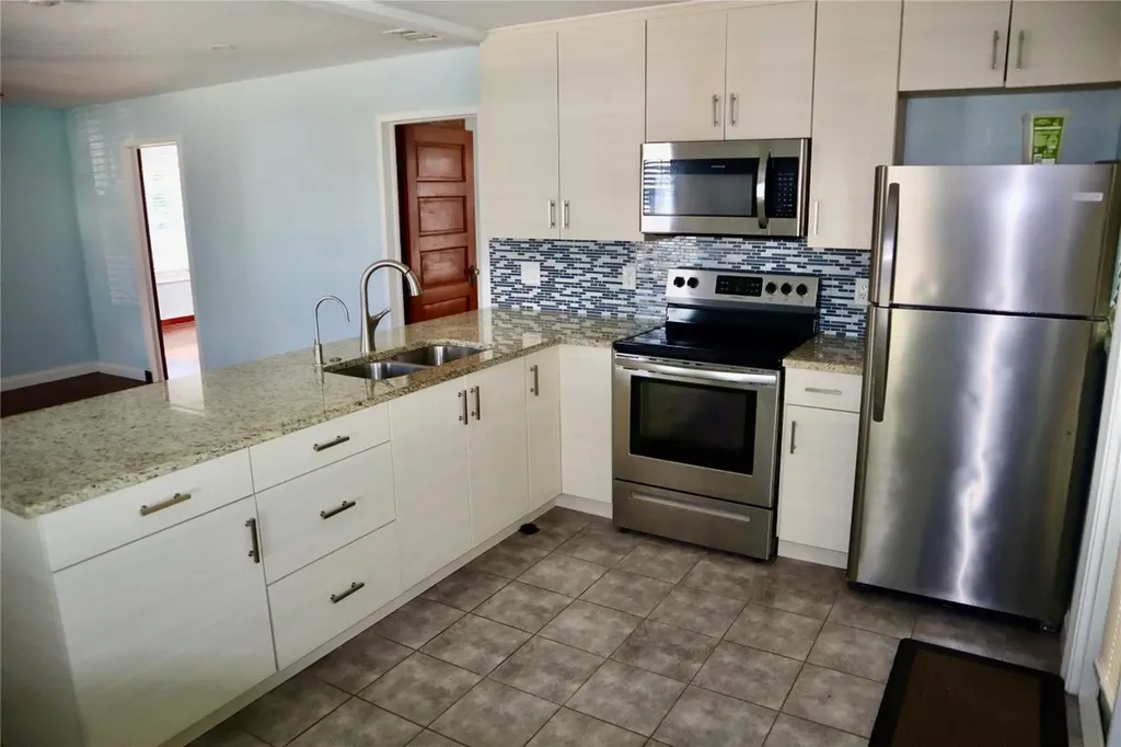 1338 -1384 NE -1384 35th Street Oakland Park FL 33334