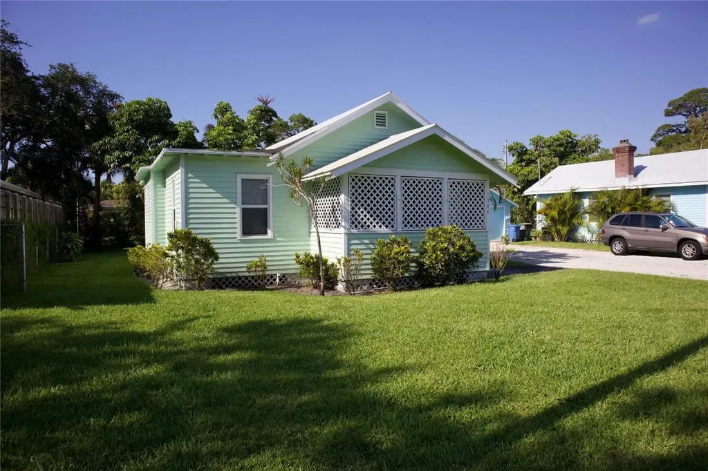 1338 -1384 NE -1384 35th Street Oakland Park FL 33334