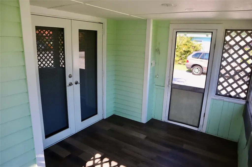 1338 -1384 NE -1384 35th Street Oakland Park FL 33334