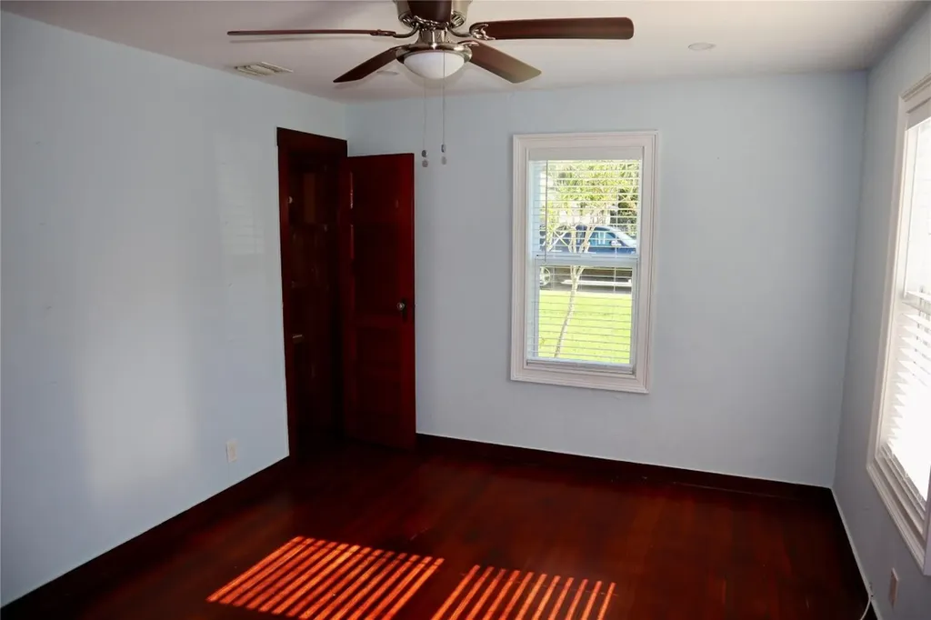 1338 -1384 NE -1384 35th Street Oakland Park FL 33334