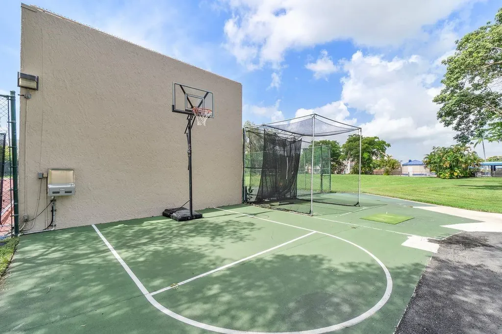 10382 NW 24th Place Sunrise FL 33322