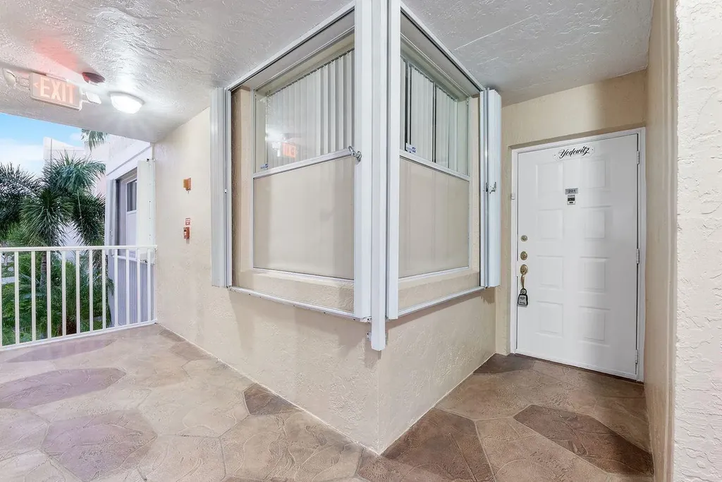 10382 NW 24th Place Sunrise FL 33322