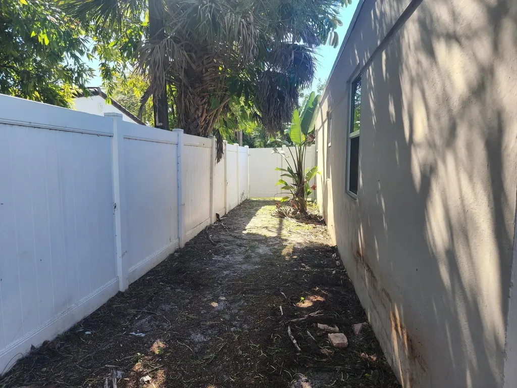 413 SW 16th Street Fort Lauderdale FL 33315