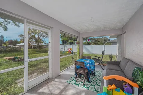 414 SW Lakehurst Drive Port St Lucie FL 34983