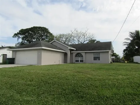 414 SW Lakehurst Drive Port St Lucie FL 34983