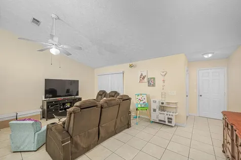 414 SW Lakehurst Drive Port St Lucie FL 34983